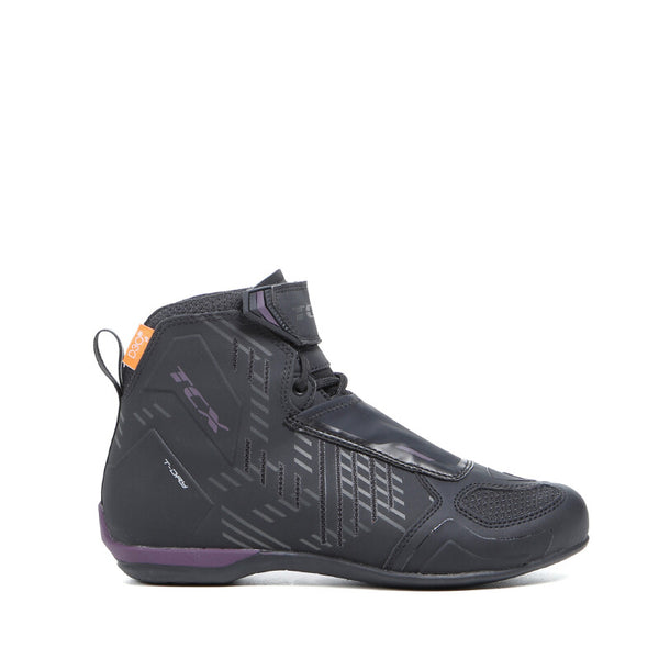 TCX R04D Lady Waterproof Shoe Black Size - 40 - Bull Strap