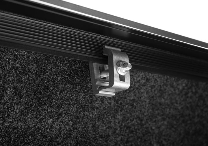 Tonno Pro19-21 Dodge RAM 1500 5.7ft Lo-Roll Tonneau Cover - Bull Strap