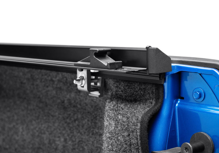 Tonno Pro19-21 Dodge RAM 1500 5.7ft Lo-Roll Tonneau Cover - Bull Strap