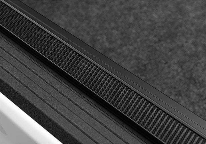 Truxedo 2020 Jeep Gladiator 5ft Lo Pro Bed Cover - Bull Strap
