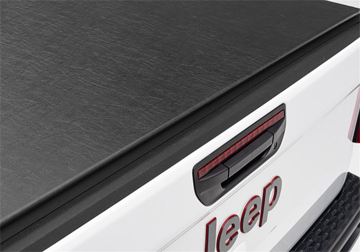 Truxedo 2020 Jeep Gladiator 5ft Lo Pro Bed Cover - Bull Strap