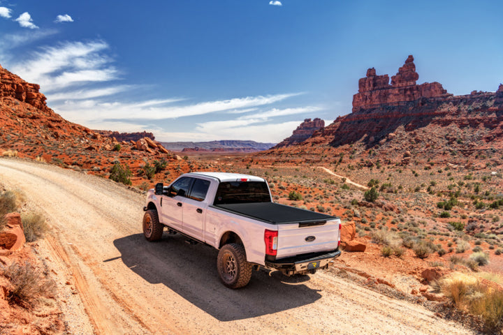 Truxedo 2020 Jeep Gladiator 5ft Sentry CT Bed Cover - Bull Strap