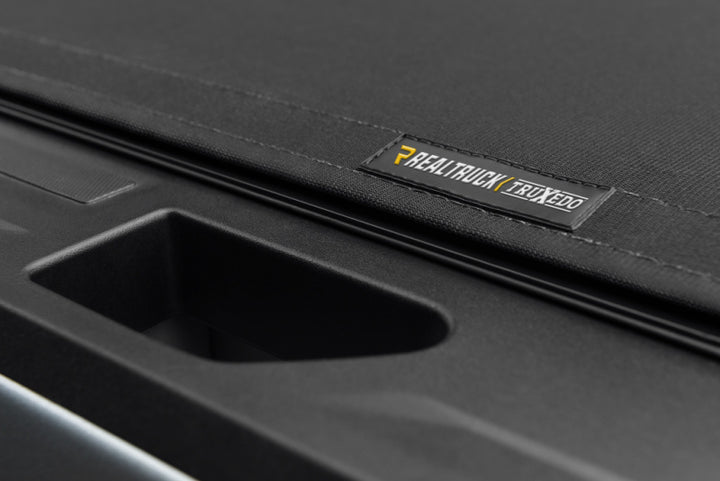 Truxedo 2023 GMC Canyon / Chevrolet Colorado 5ft 2in Bed Pro X15 Tonneau Cover - Matte Black - Bull Strap