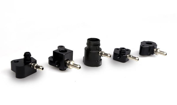 Turbosmart Boost Reference Adapter Ford 09+ Fiesta/Focus Ecoboost - Black - Bull Strap