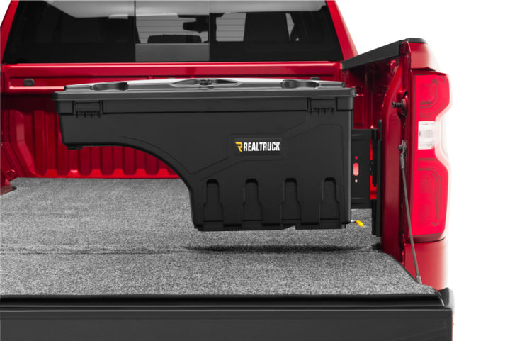 UnderCover 07-18 Chevy Silverado 1500 (19 Legacy) Passengers Side Swing Case - Black Smooth - Bull Strap
