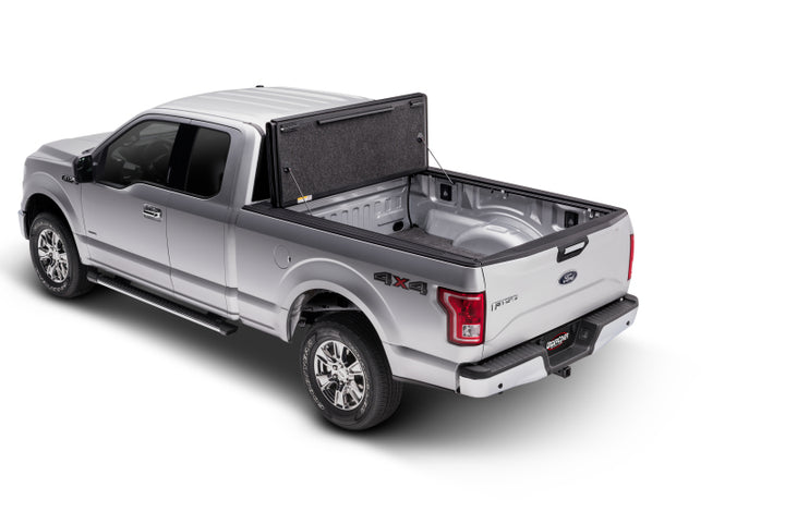 UnderCover 15-20 Ford F-150 5.5ft Ultra Flex Bed Cover - Matte Black Finish - Bull Strap
