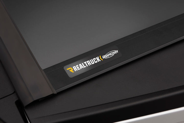 UnderCover 15-20 Ford F-150 5.5ft Ultra Flex Bed Cover - Matte Black Finish - Bull Strap
