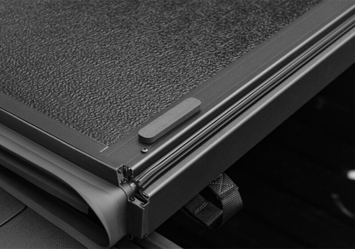 UnderCover 17-20 Ford F-250/F-350 6.8ft Armor Flex Bed Cover - Black Textured - Bull Strap