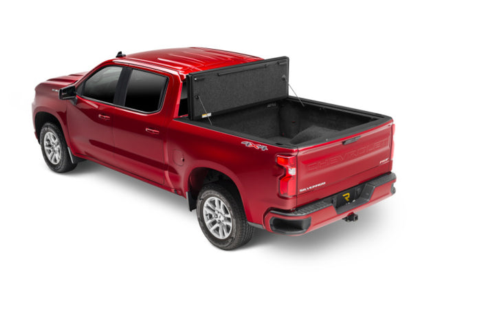 UnderCover 19-20 Chevy Silverado 1500 5.8ft Ultra Flex Bed Cover - Matte Black Finish - Bull Strap