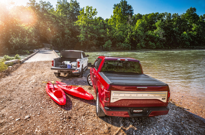 UnderCover 19-20 Chevy Silverado 1500 (w/ or w/o MPT) 5.8ft Flex Bed Cover - Bull Strap