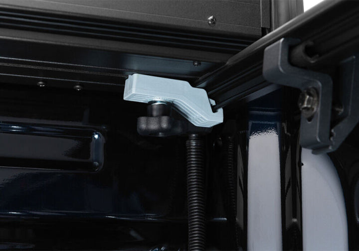 UnderCover 2021+ Ford F-150 Crew Cab 5.5ft Armor Flex Bed Cover Cover - Bull Strap