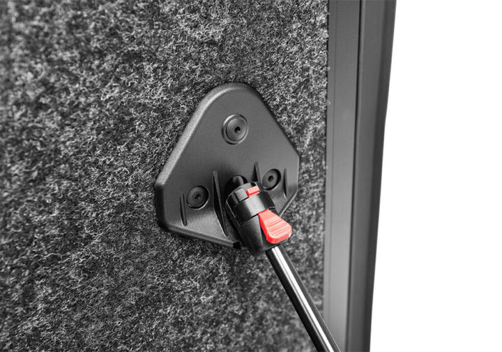 UnderCover 2021+ Ford F-150 Crew Cab 5.5ft Ultra Flex Bed Cover - Bull Strap