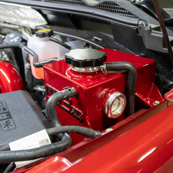 Wehrli 20-24 Chevrolet-GMC 6.6L L5P Duramax OEM Placement Coolant Tank Kit - WCFab Red - Bull Strap