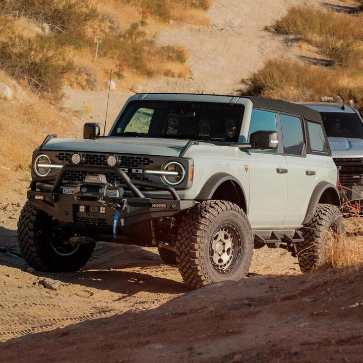 Westin 21-23 Bronco (Excl. Sport) XTS Round Bull Bar - Tex. Blk - Bull Strap