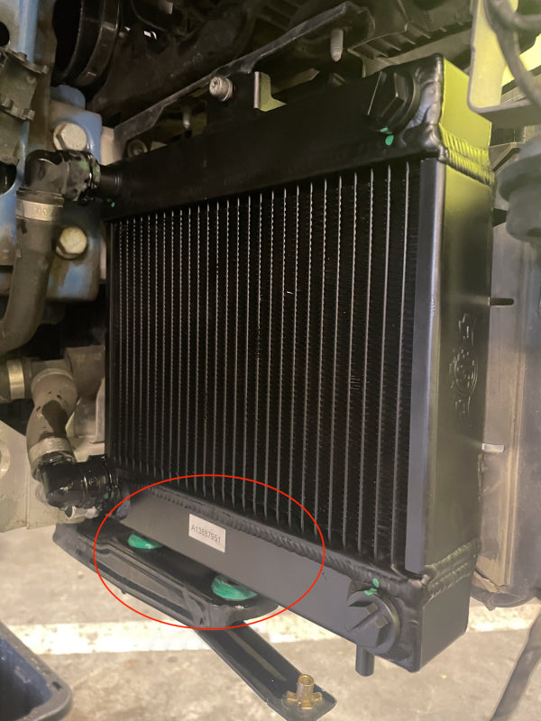 CSF BMW F8X M3/M4/M2C Auxiliary Radiators w/ Rock Guards (Sold Individually - Fits Left and Right - Bull Strap