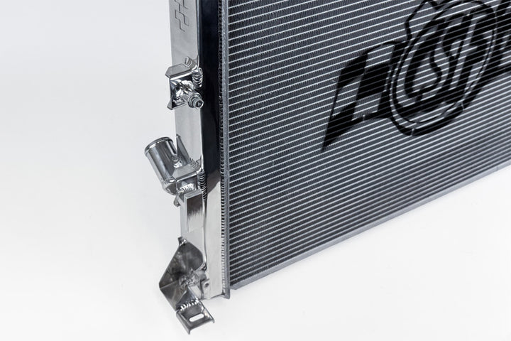 CSF 16-18 Ford Focus RS Radiator - Bull Strap