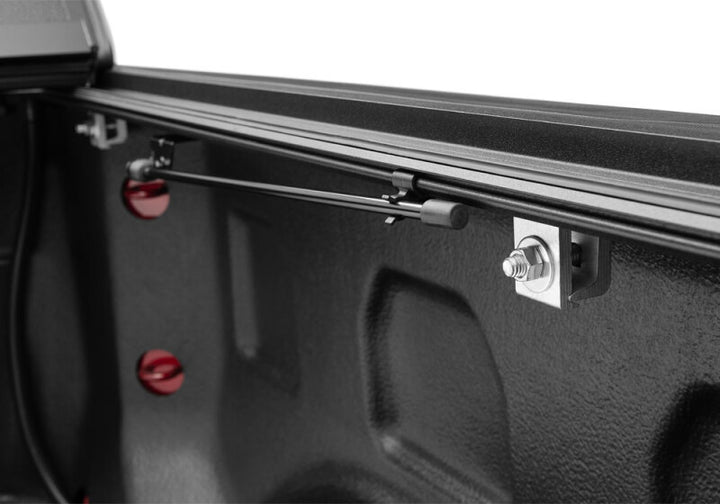 BAK 88-13 Chevy Silverado & C/K 1500 / 88-14 Chevy Silverado 2500/3500 HD 6ft 6in Bed BAKFlip G2 - Bull Strap