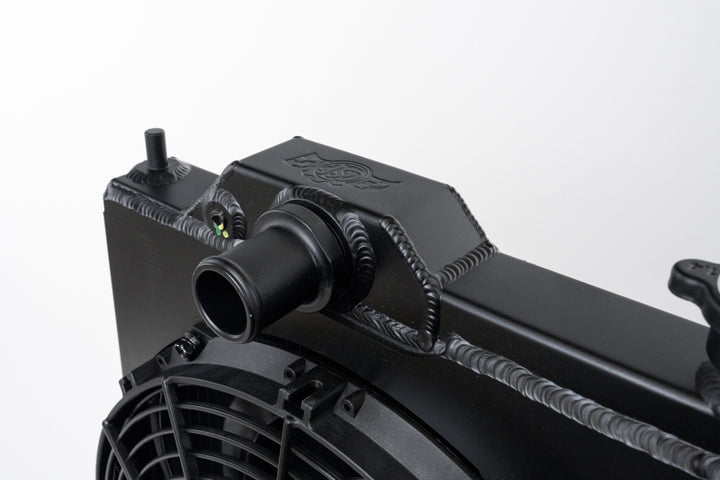 CSF 96-07 Mitsubishi Evo 4/5/6/7/8/9 Full-Slim Radiator w/12in Fan & Shroud/-16AN - Black - Bull Strap
