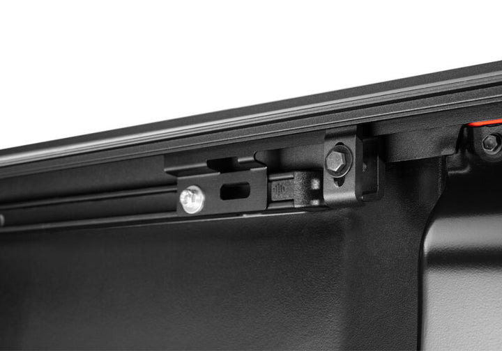 BAK 05-15 Toyota Tacoma 6ft Bed BAKFlip G2 - Bull Strap