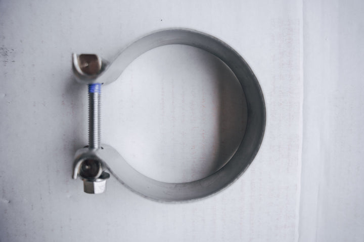 Kooks Universal 3in SS Clamp - Bull Strap