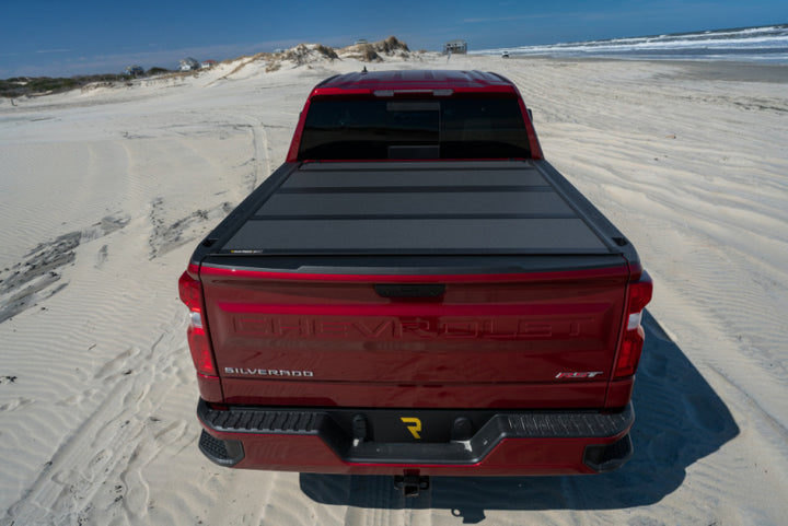 BAK 15-20 Chevy Colorado/GMC Canyon 5ft Bed BAKFlip MX4 Matte Finish - Bull Strap