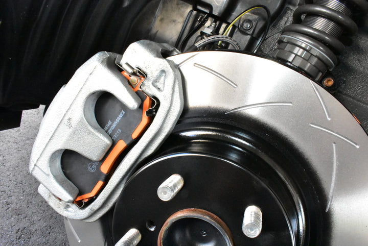 DBA 2022 Jeep Wagoneer XP Performance Front Brake Pads - Bull Strap