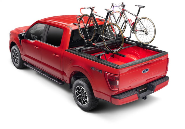 Roll-N-Lock 19-22 Chevrolet Silverado 1500 (w/o Carbon Pro - 69.9in.) A-Series XT Retractable Cover - Bull Strap
