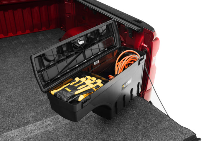 UnderCover 17-20 Ford F-250/F-350 Passengers Side Swing Case - Black Smooth - Bull Strap
