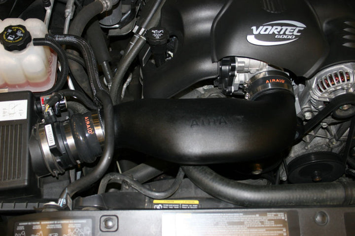 Airaid 05-06 Chevy / GMC / Cadillac 4.8/5.3/6.0L Airaid Jr Intake Kit - Dry / Red Media - Bull Strap