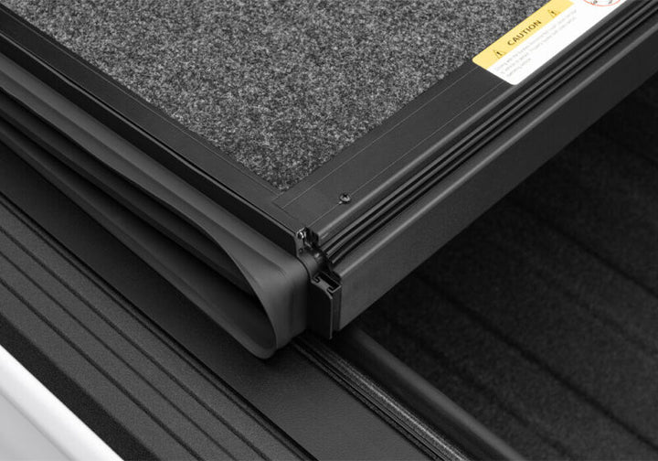 UnderCover 2020 Jeep Gladiator 5ft Ultra Flex Bed Cover - Matte Black Finish - Bull Strap
