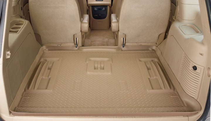 Husky Liners 00-05 Ford Excursion Classic Style Black Rear Cargo Liner (Behind 3rd Seat) - Bull Strap