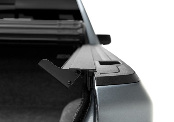 BAK 19-21 Chevy Silverado/GM Sierra Revolver X4s 6.7ft Bed Cover 1500 (New Body Style) - Bull Strap