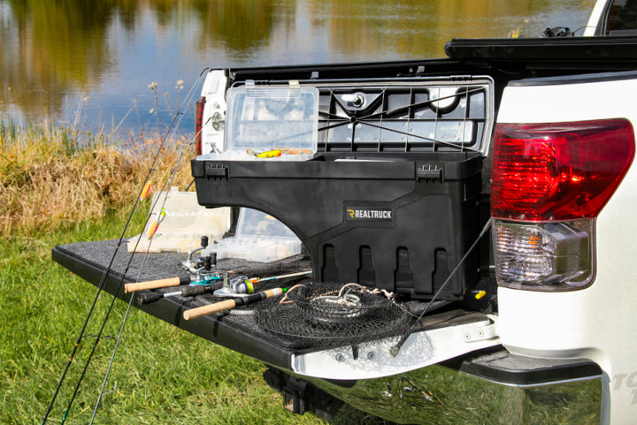UnderCover 17-20 Ford F-250/F-350 Passengers Side Swing Case - Black Smooth - Bull Strap